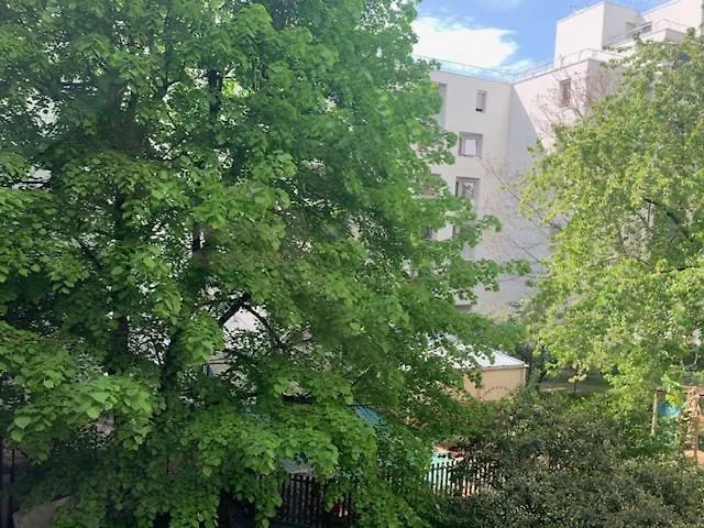 Studio Lumineux Paris 20 0*,